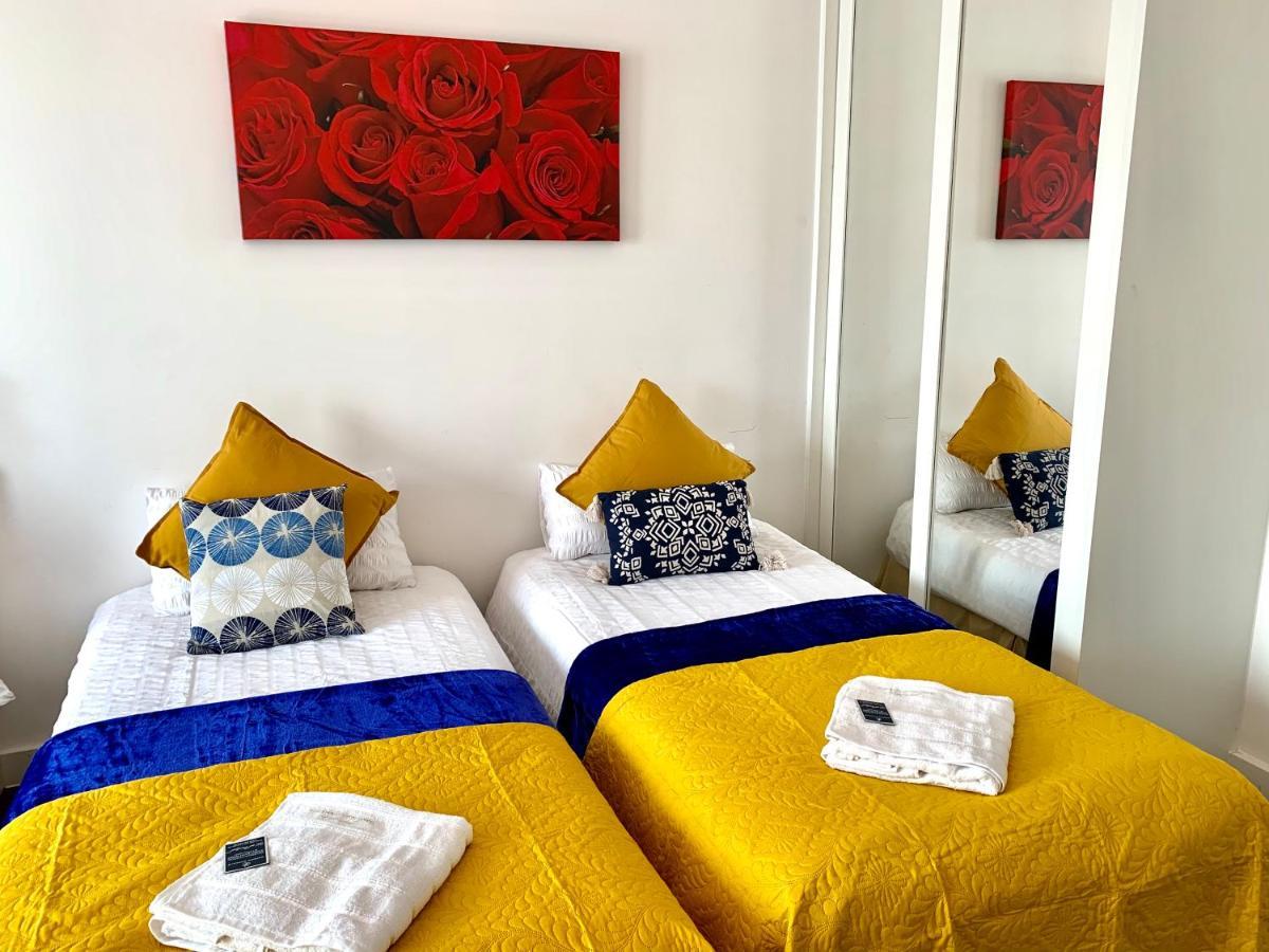 2-Bedrooms Modern Apartment Next To Velodrome, Lounge, Balcony, Parking, Abba لندن المظهر الخارجي الصورة