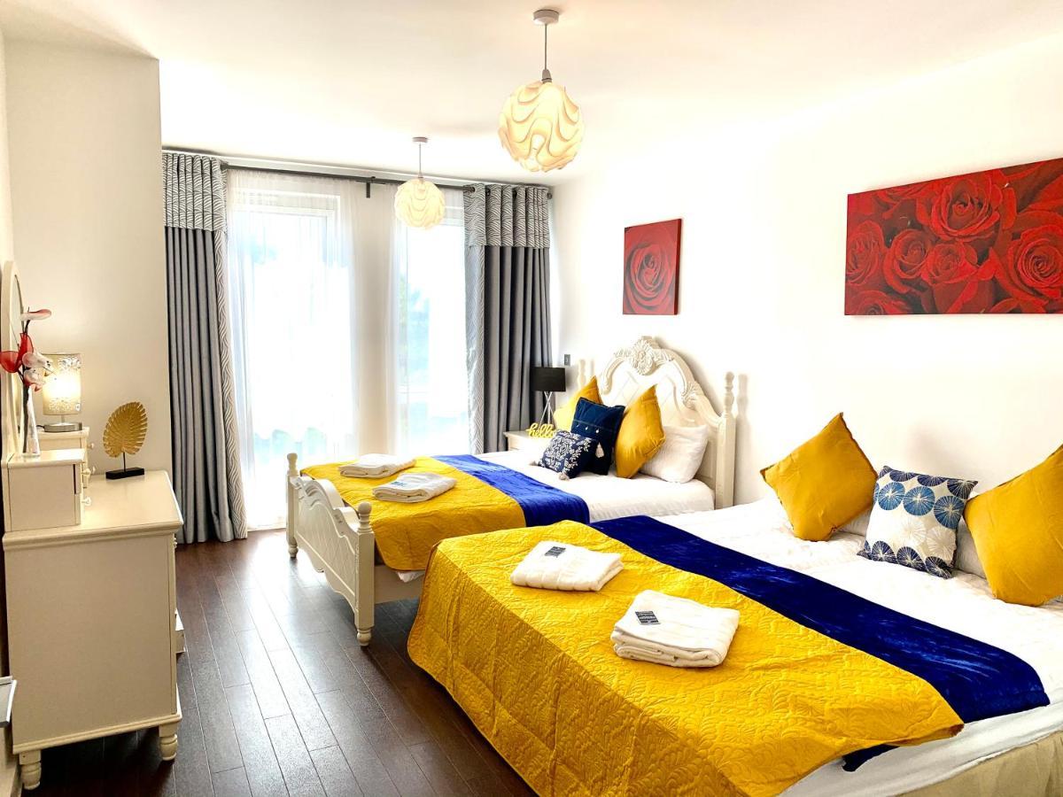 2-Bedrooms Modern Apartment Next To Velodrome, Lounge, Balcony, Parking, Abba لندن المظهر الخارجي الصورة