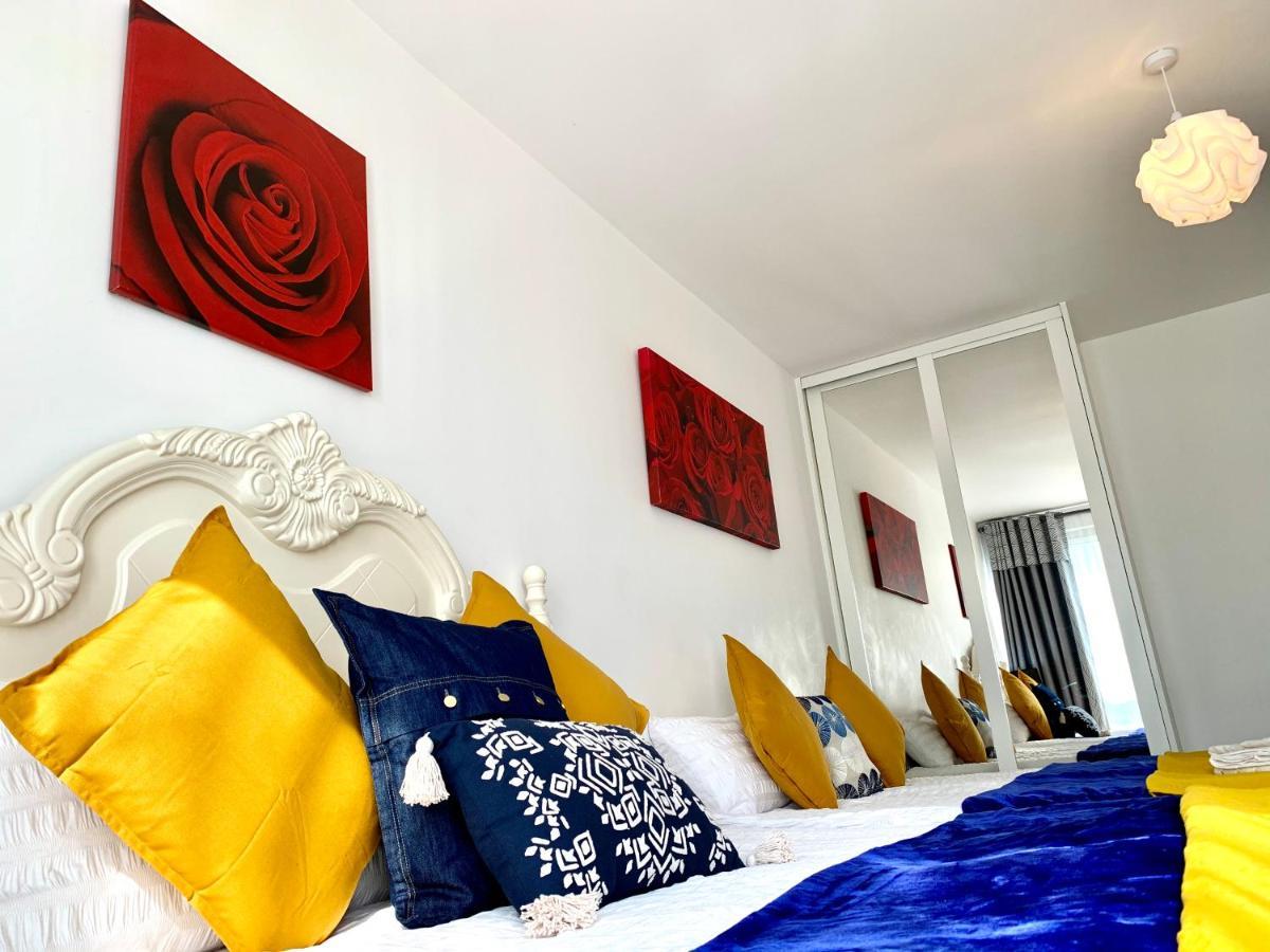 2-Bedrooms Modern Apartment Next To Velodrome, Lounge, Balcony, Parking, Abba لندن المظهر الخارجي الصورة