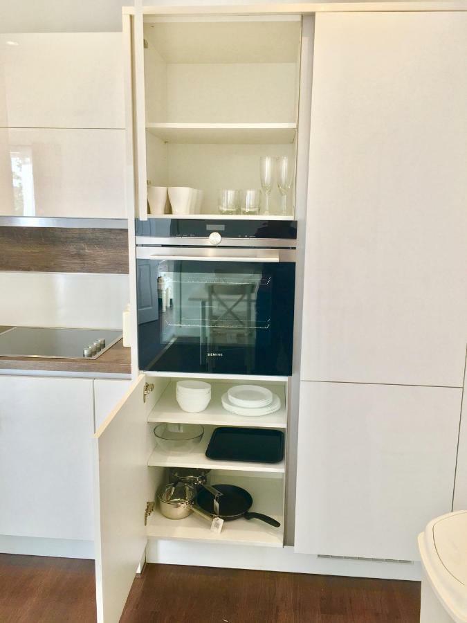 2-Bedrooms Modern Apartment Next To Velodrome, Lounge, Balcony, Parking, Abba لندن المظهر الخارجي الصورة