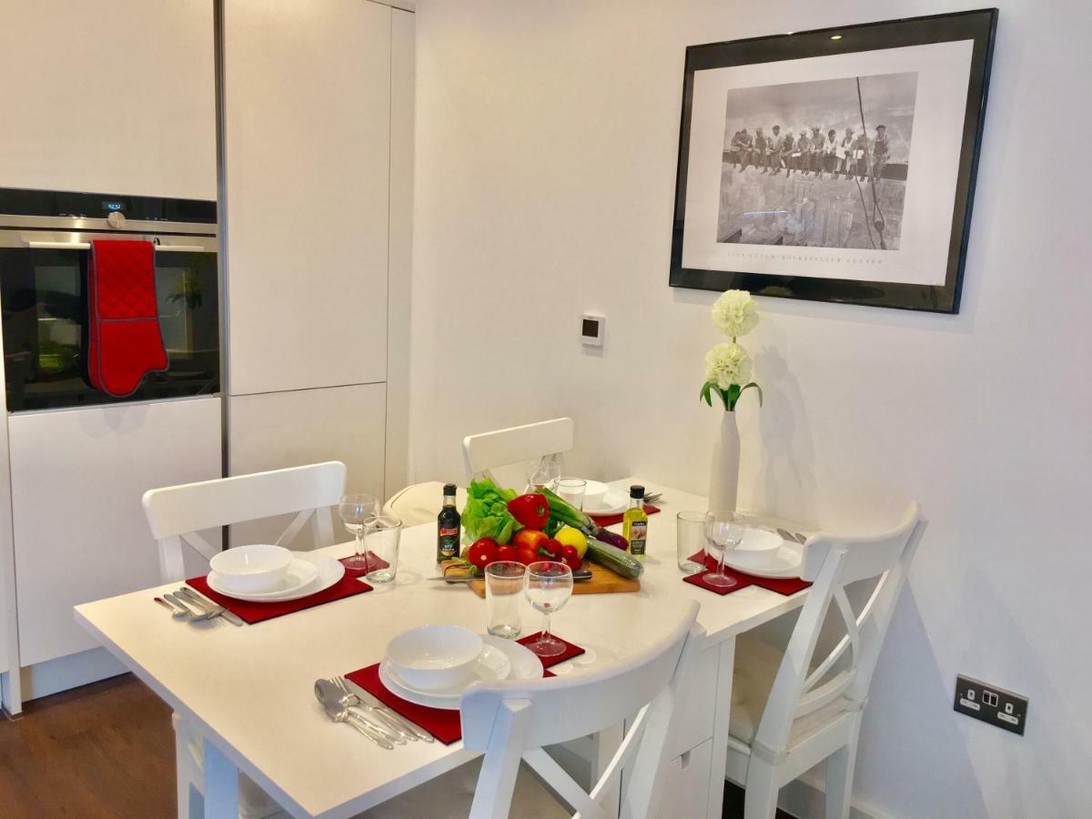 2-Bedrooms Modern Apartment Next To Velodrome, Lounge, Balcony, Parking, Abba لندن المظهر الخارجي الصورة