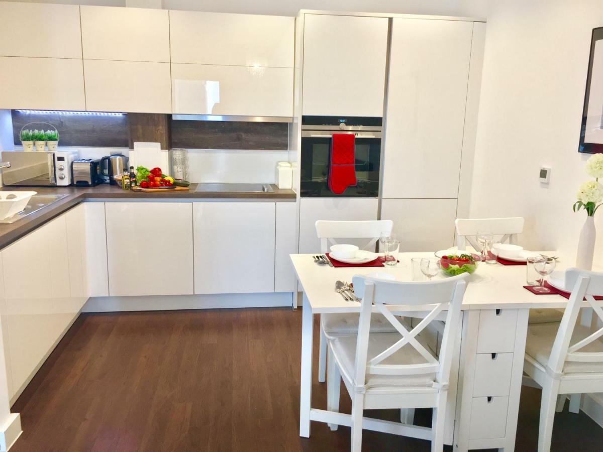 2-Bedrooms Modern Apartment Next To Velodrome, Lounge, Balcony, Parking, Abba لندن المظهر الخارجي الصورة